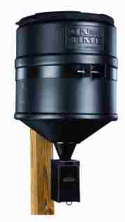Tomahawk Fish Feeder